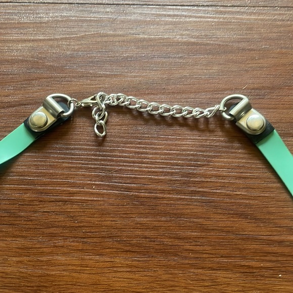 Latex teal bat necklace - Picture 4 of 4